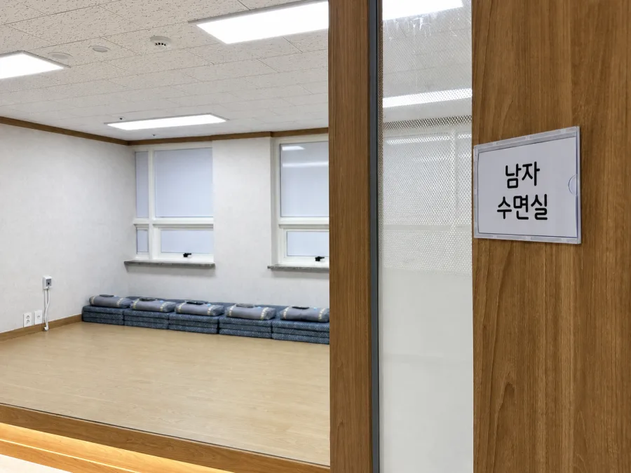 남성수면실 내부 모습 01